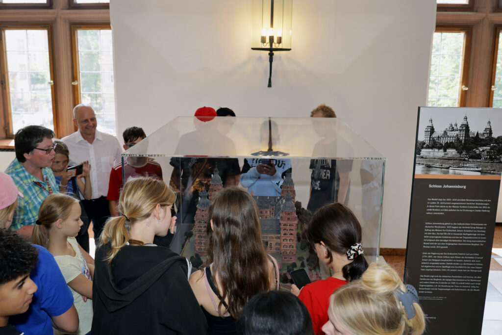 13.07.2023 - Aschaffenburg, Schloss Johannisburg - Besuch von Ki